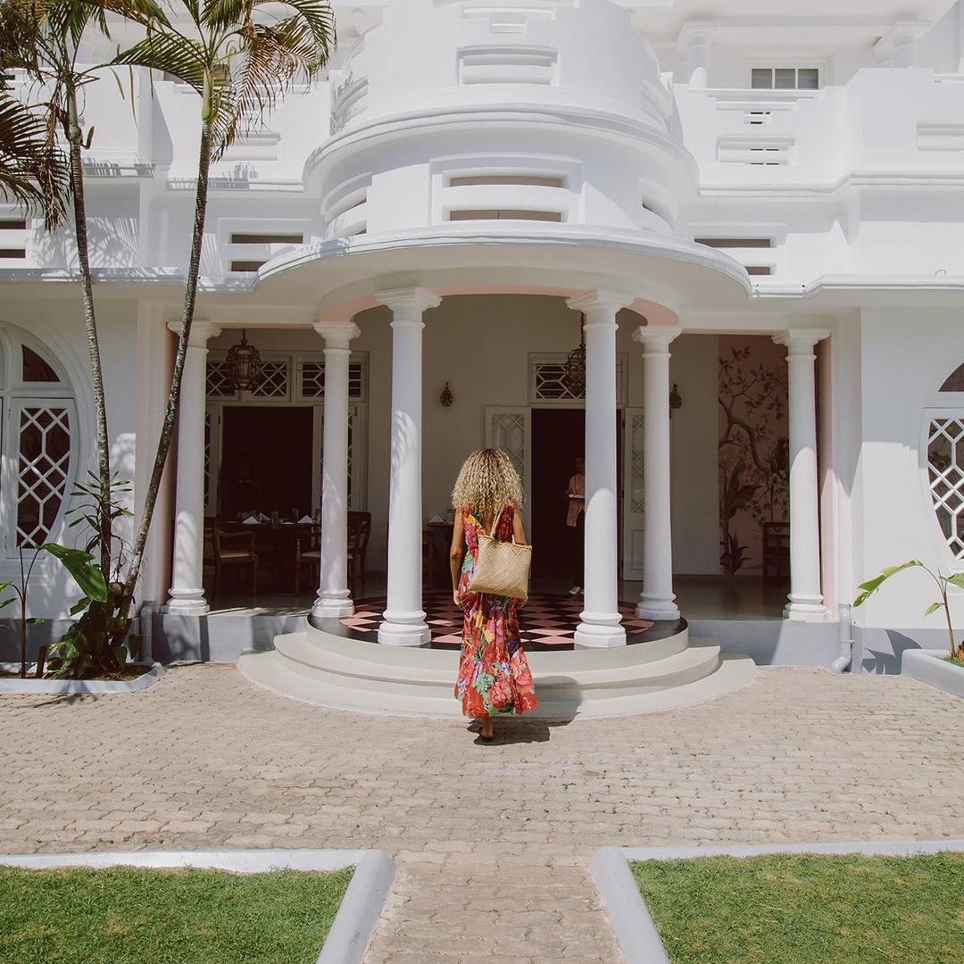 Villa facade with columns, Padmaraga Galle Fort