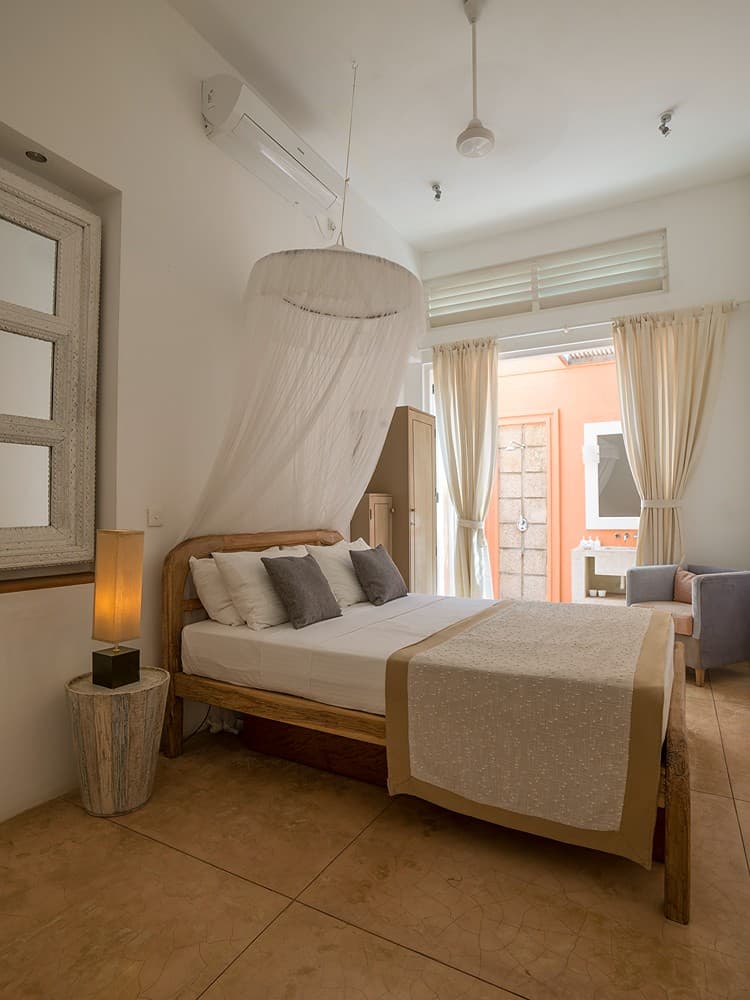Araliya wing double bedroom with ensuite at Sri Villas Induruwa Sri Lanka