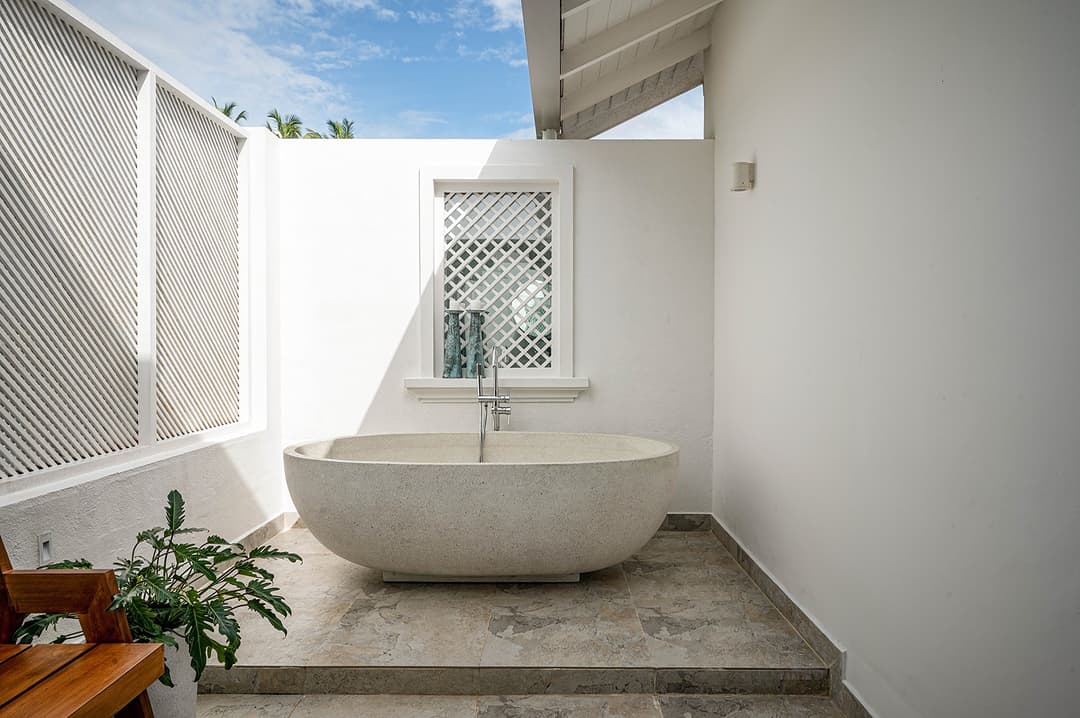 Mirissa luxury villa bathroom freestanding bathtub with tropical garden