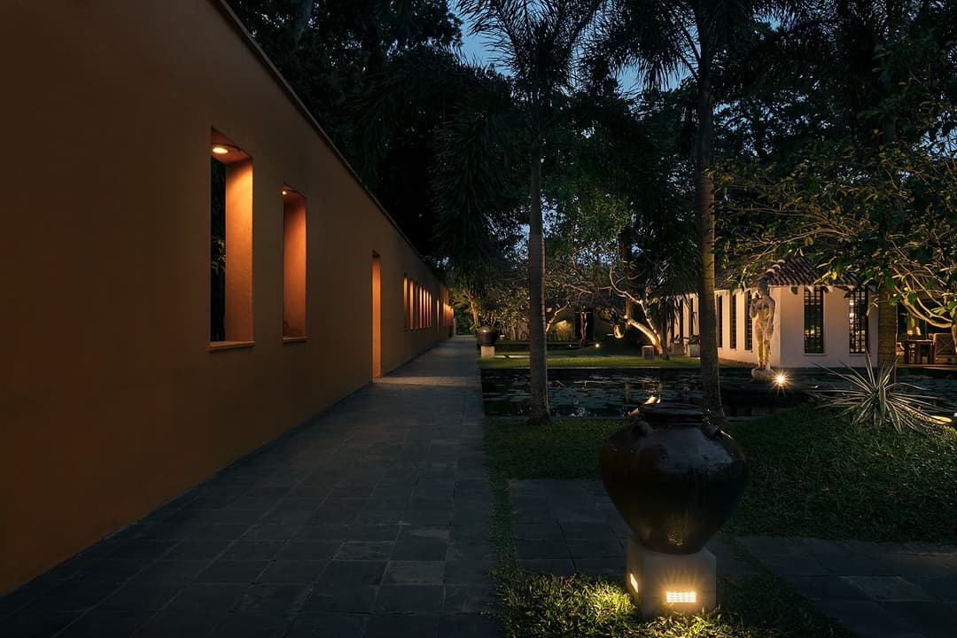 Kahanda Kanda garden path with tropical planting