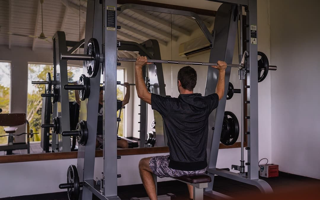 Kahanda Kanda guest using bench press machine