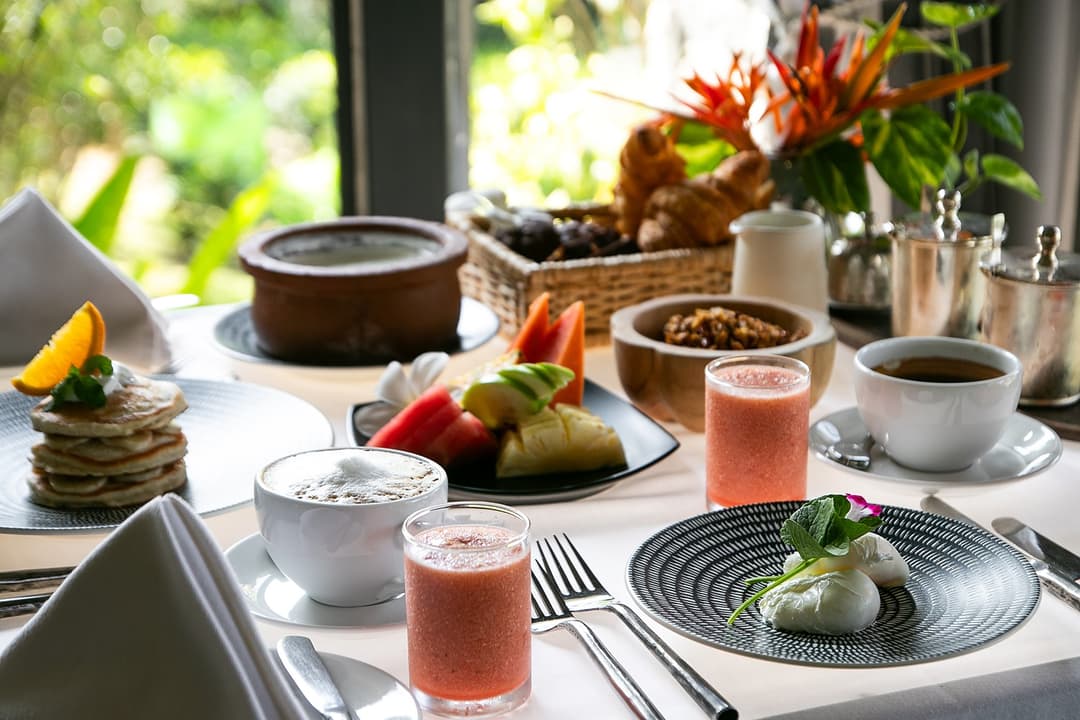 Kahanda Kanda balcony dining with Koggala Lake view
