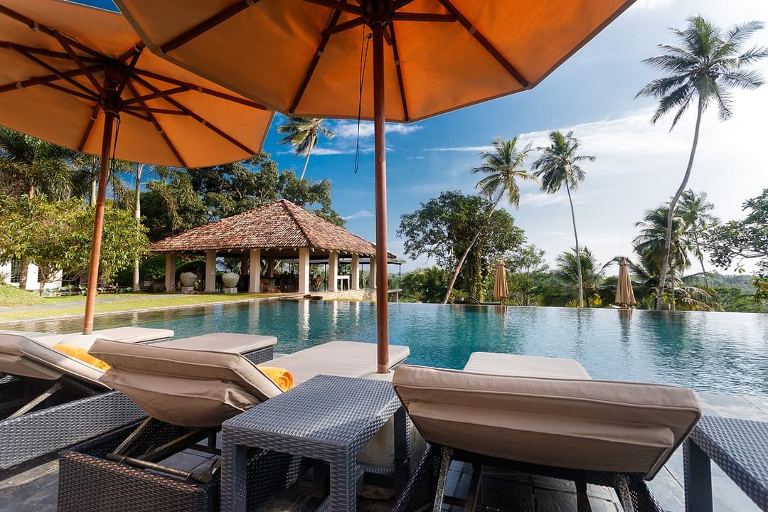 Kahanda Kanda Kumbuk villa with pool from elevated view