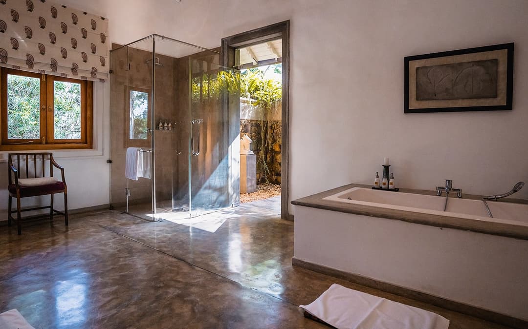 Galle boutique hotel bathroom freestanding bathtub