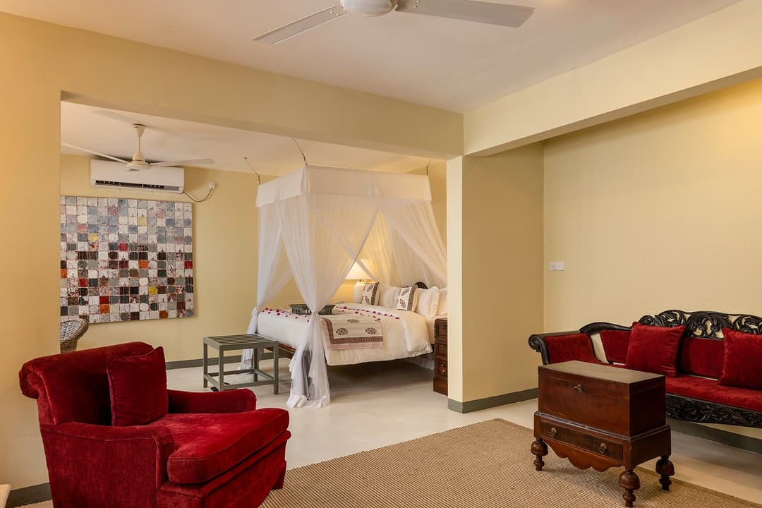 Heritage House Bentota red accents suite