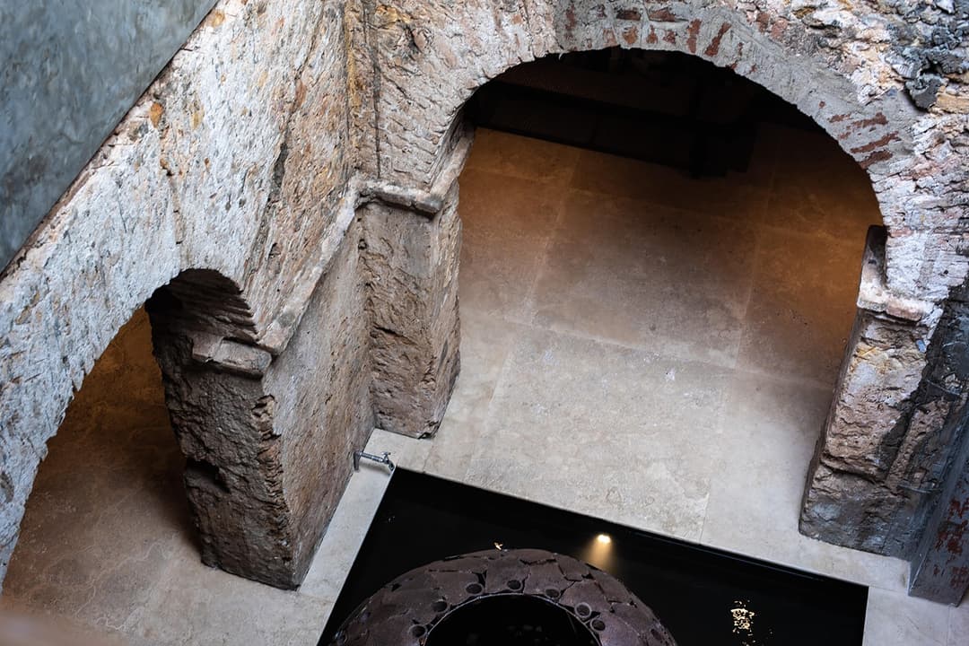 Atmospheric underground arched stone passageway, No. 77 Leyn Baan, Galle Fort, Sri Lanka