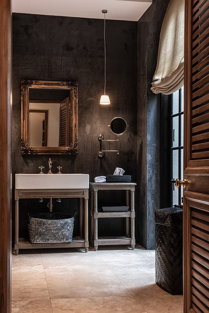 Bathroom with twin basins and gold mirrors, No. 77 Leyn Baan, Galle Fort, Sri Lanka