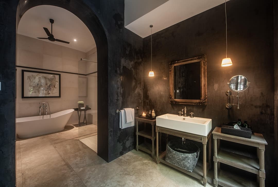 Bathroom with arched ceiling, pendant lamps and basin console, No. 77 Leyn Baan, Galle Fort