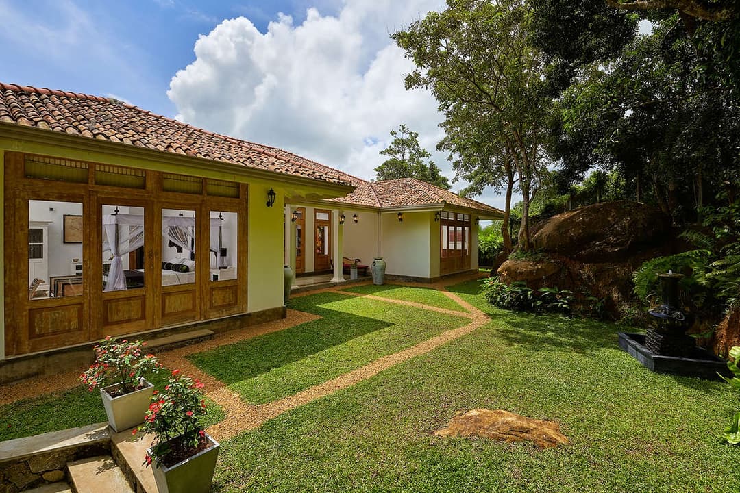 Backside garden wide exterior, The Divine Villa Talpe