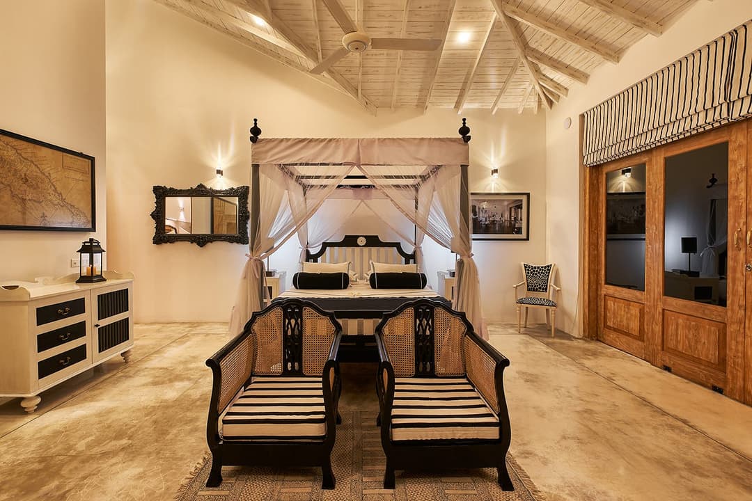 Geoffrey Bawa Room interior wide, The Divine Villa Talpe