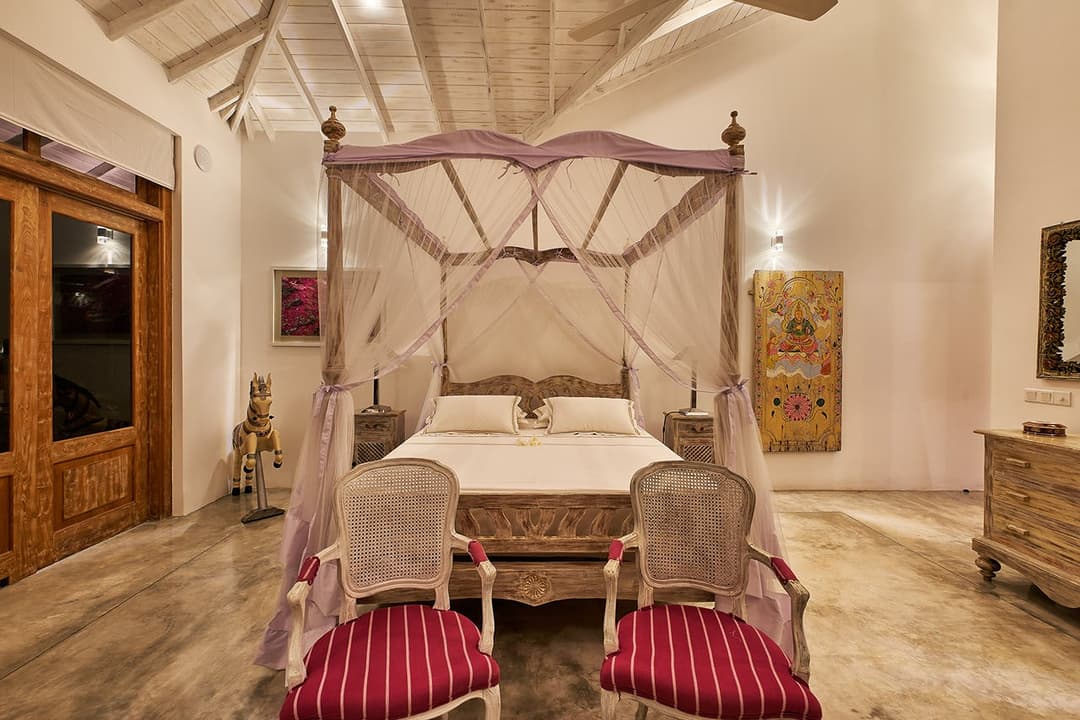 Garden Room interior with canopy bed, Divine Villa Talpe