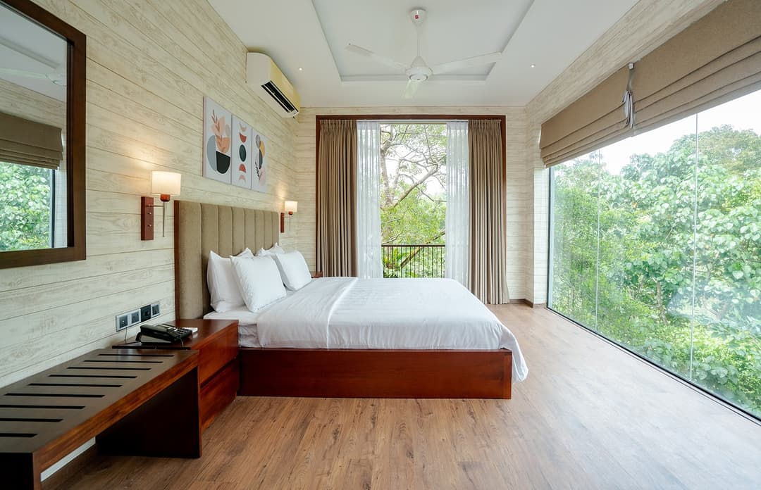 Forest view room with wide windows, Kurokawa Kalutara