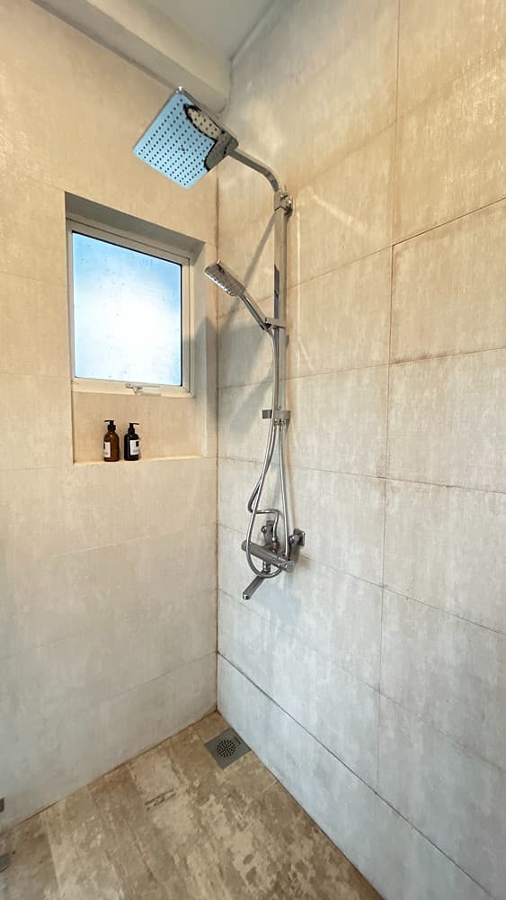 Ensuite bathroom shower close view, Kurokawa Kalutara