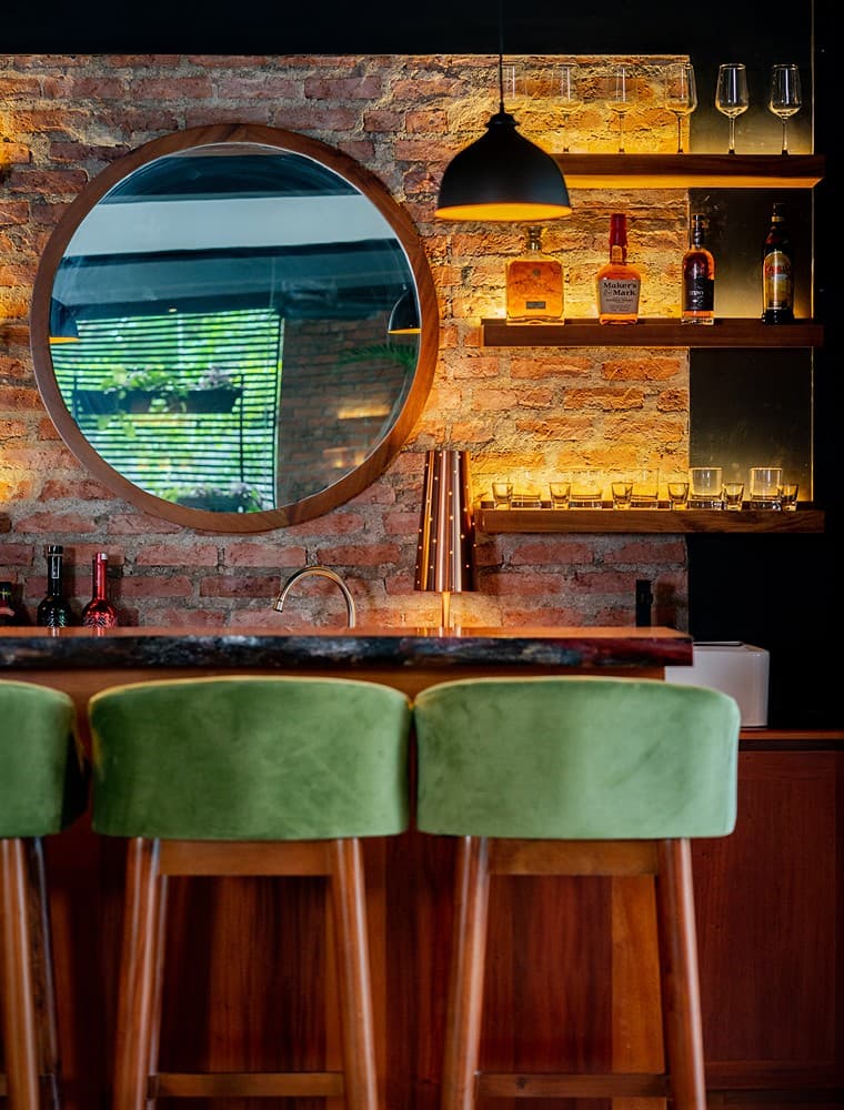 Bar counter with round mirror, Kurokawa Kalutara