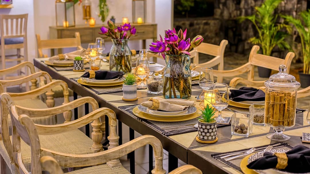 Outdoor dressed dining table, The Niche Hikkaduwa villa