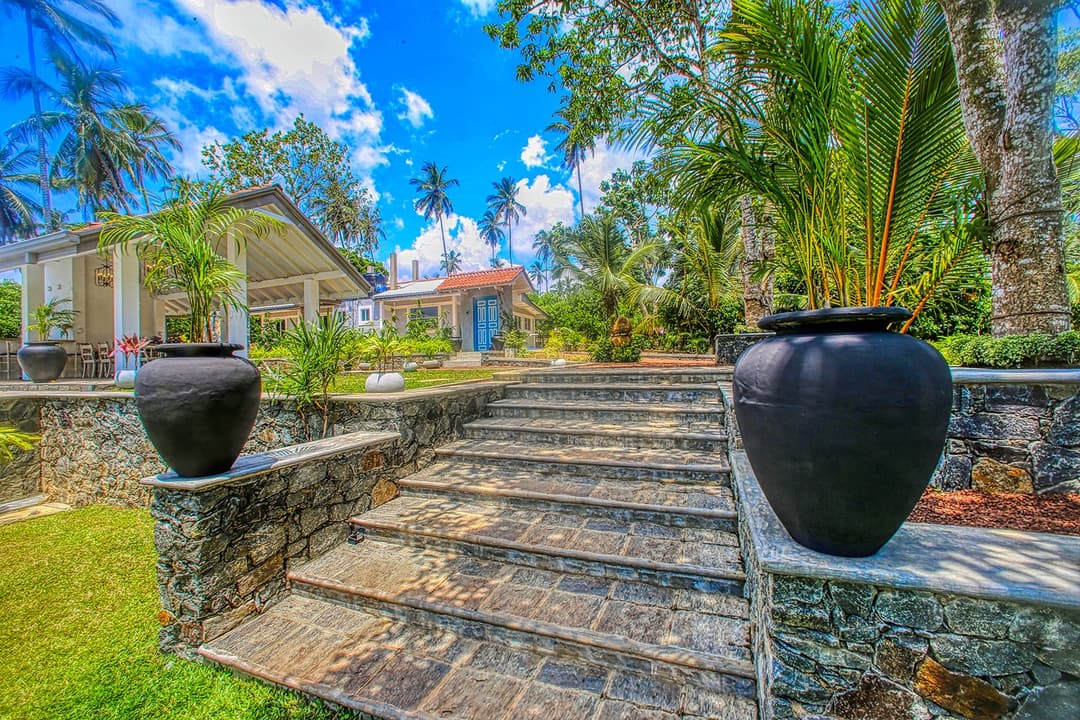 Outdoor stone steps and garden vases, Niche Hikkaduwa