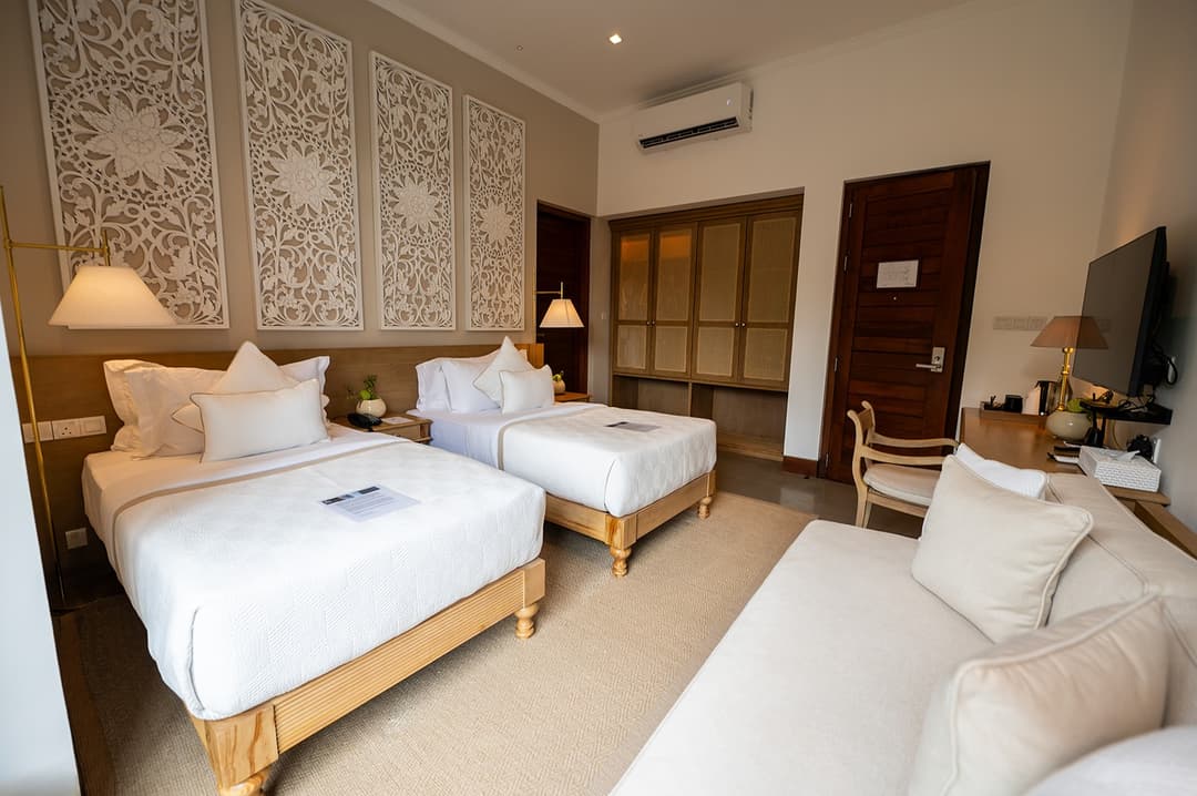 Twin bedroom wide angle, The Villa by CC Wadduwa