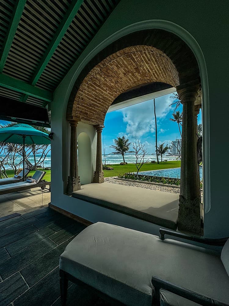 Arched pavilion with open sea view, Candella House Talpe