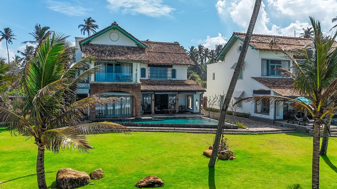 Aerial villa and pool horizontal, Candella House Talpe