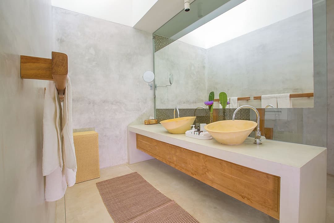 Bathroom with stone basin wide, Sri Sharavi Mirissa