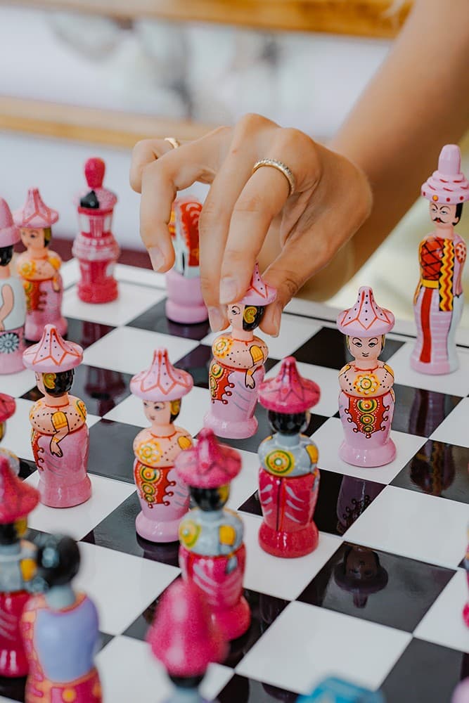 Hand with chess piece, Padmaraga Galle Fort