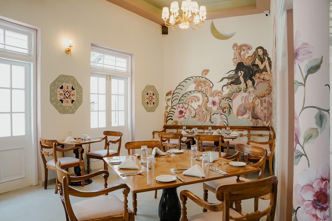 Dining room with window light wide, Padmaraga Galle Fort