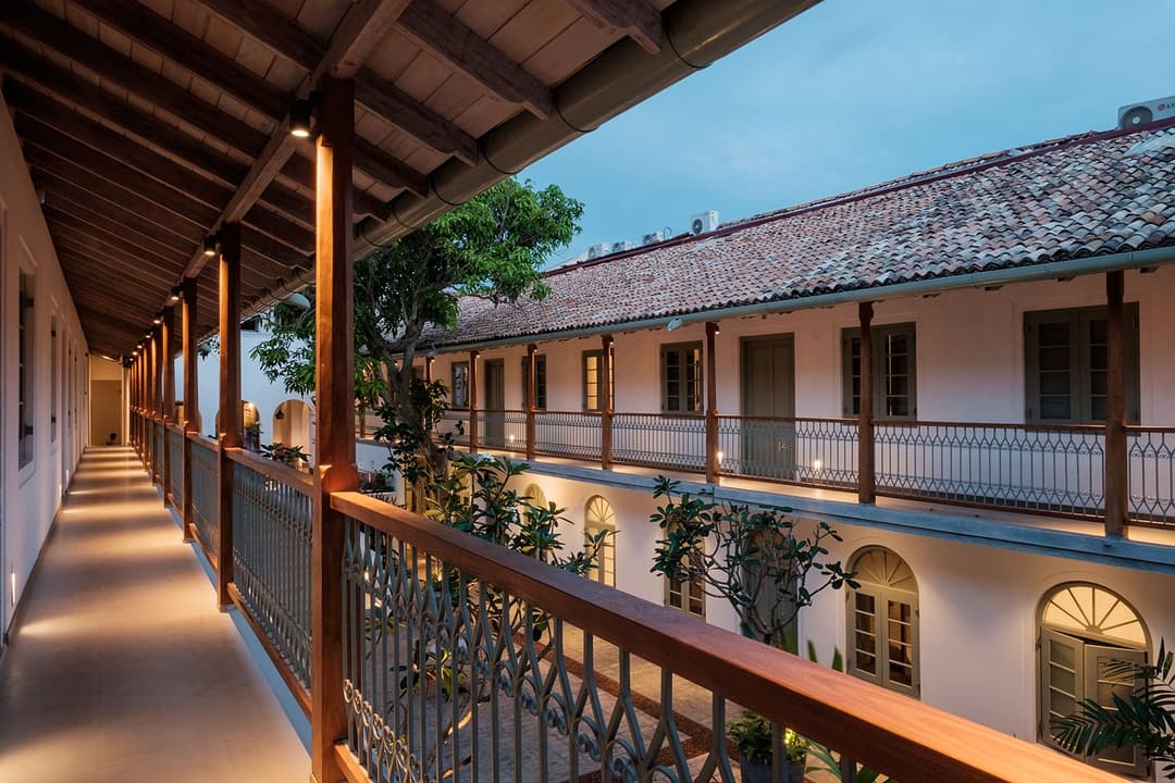 Fort Bazaar Galle corridor exterior view