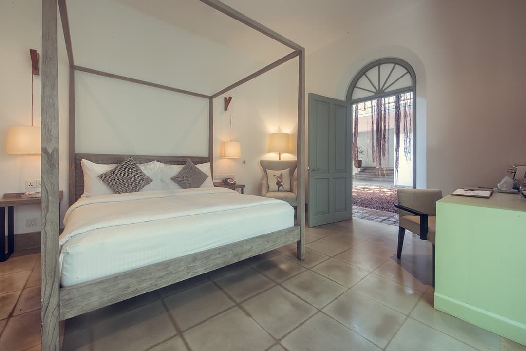 Fort Bazaar Galle Banyan bedroom with canopy bed