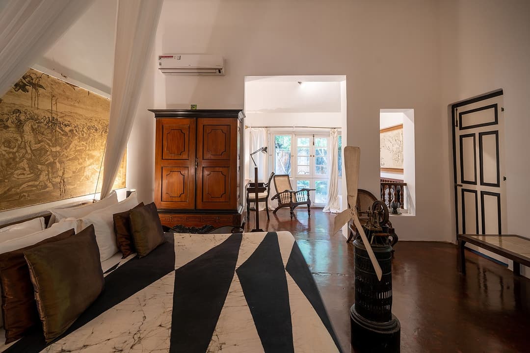 Lunuganga Bentota interior with checkered floor