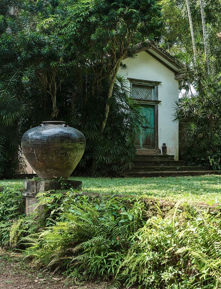 Lunuganga Glass House exterior garden view