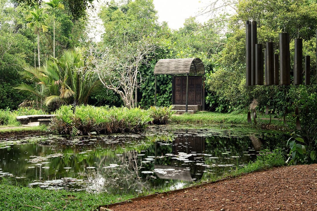 Lunuganga Bentota garden pond and sculpture