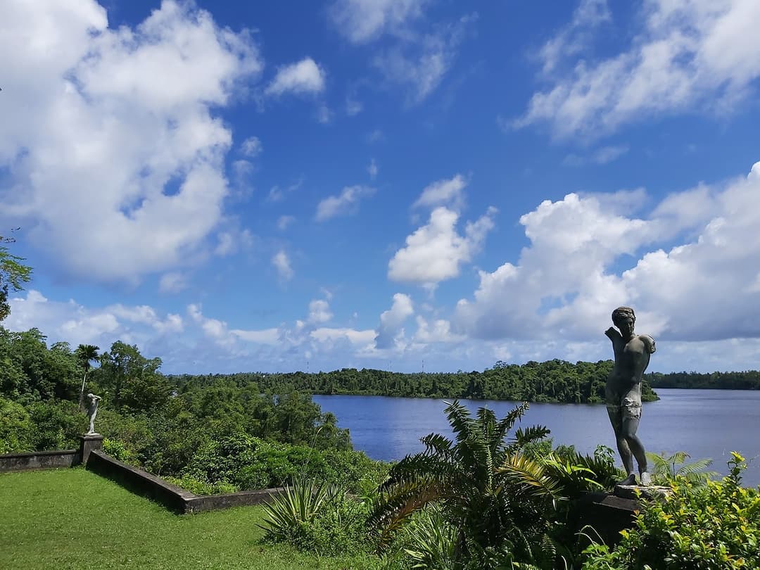 Lunuganga Bentota garden lake and statue view