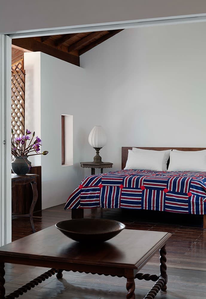 Lunuganga Ena House bedroom interior