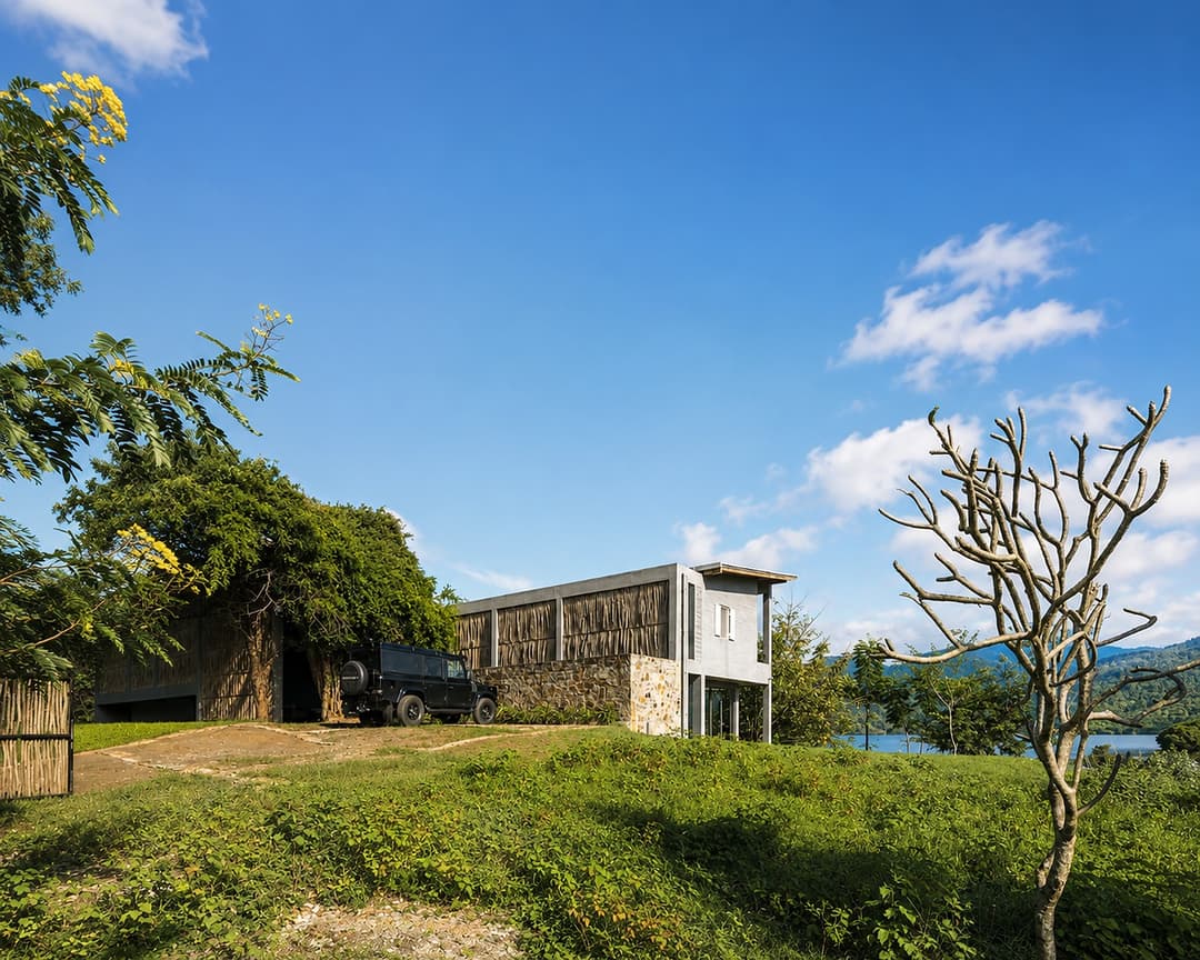 Kurundu House Digana garden tower with lake view