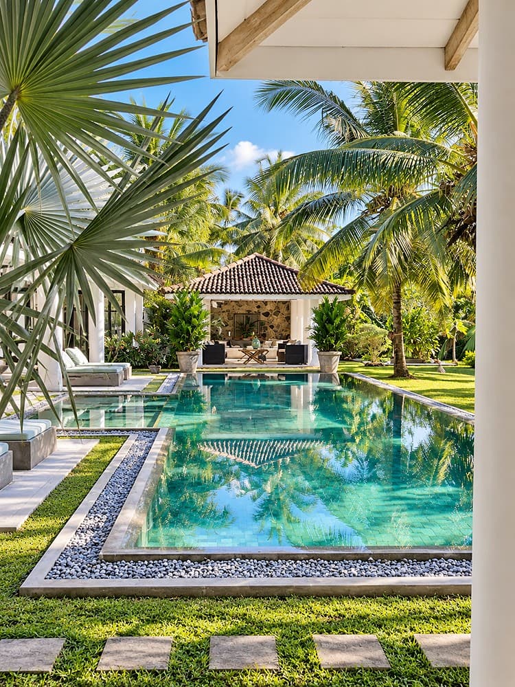Duwa House Ahangama plunge pool in the garden