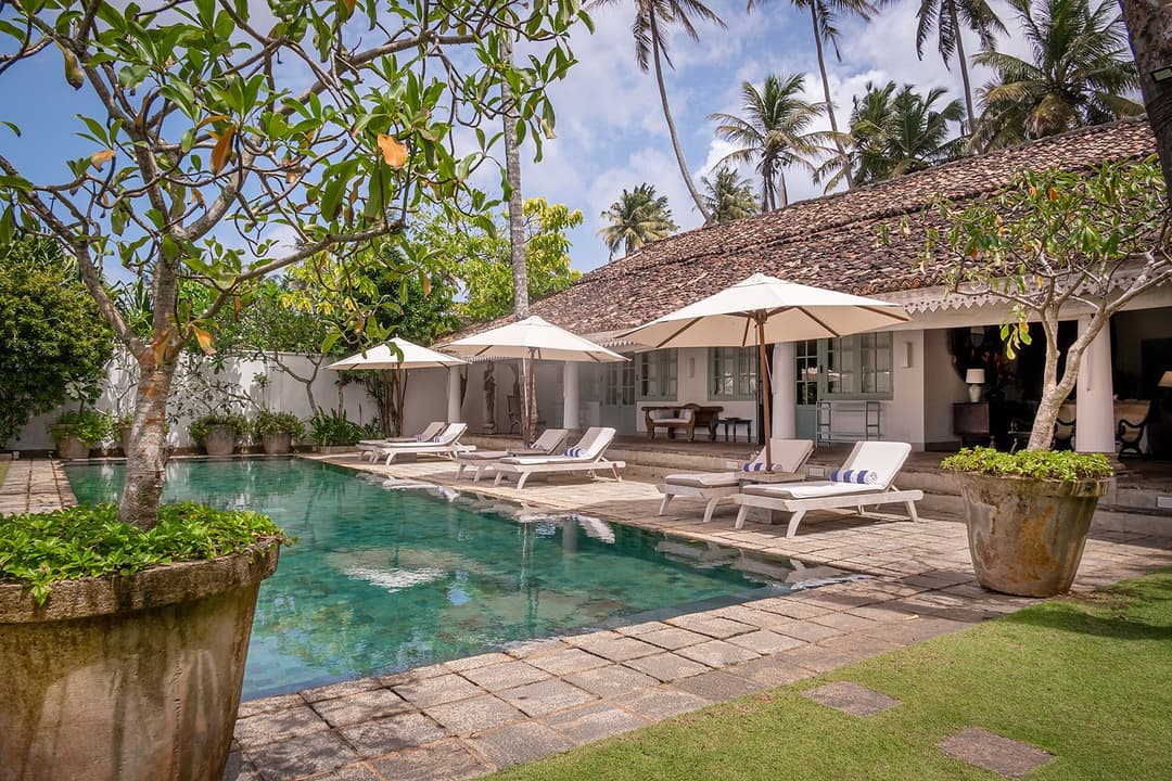 Tide House Habaraduwa pool by day with house facade