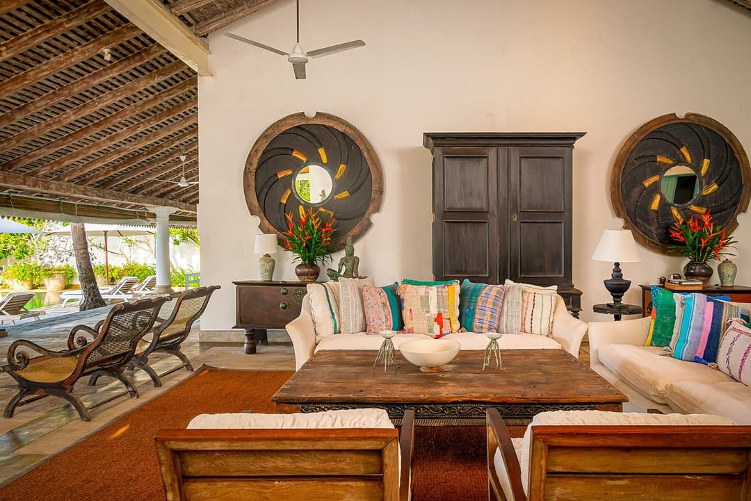 Habaraduwa living pavilion with dining and ocean view
