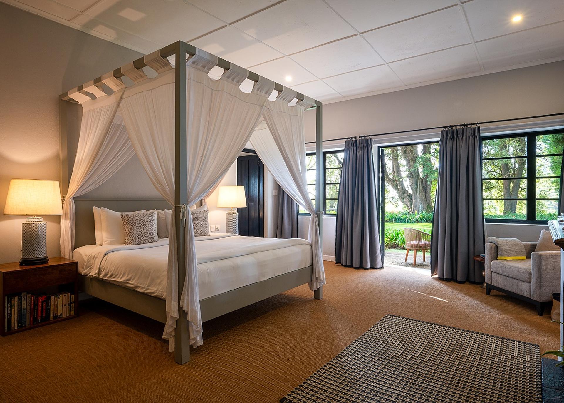 Ragala bedroom four-poster wide angle, Goatfell Kandapola