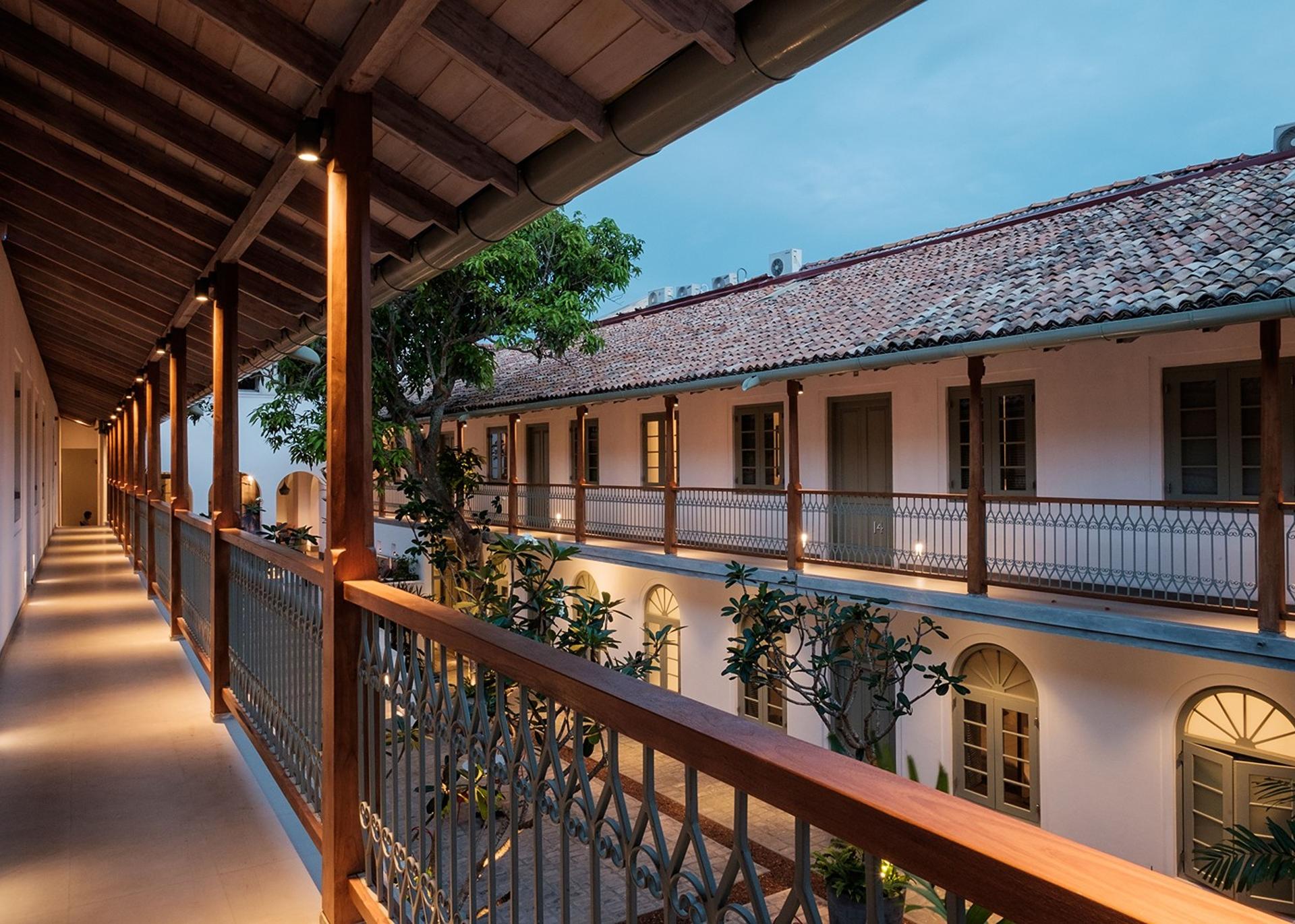 Fort Bazaar Galle corridor exterior view