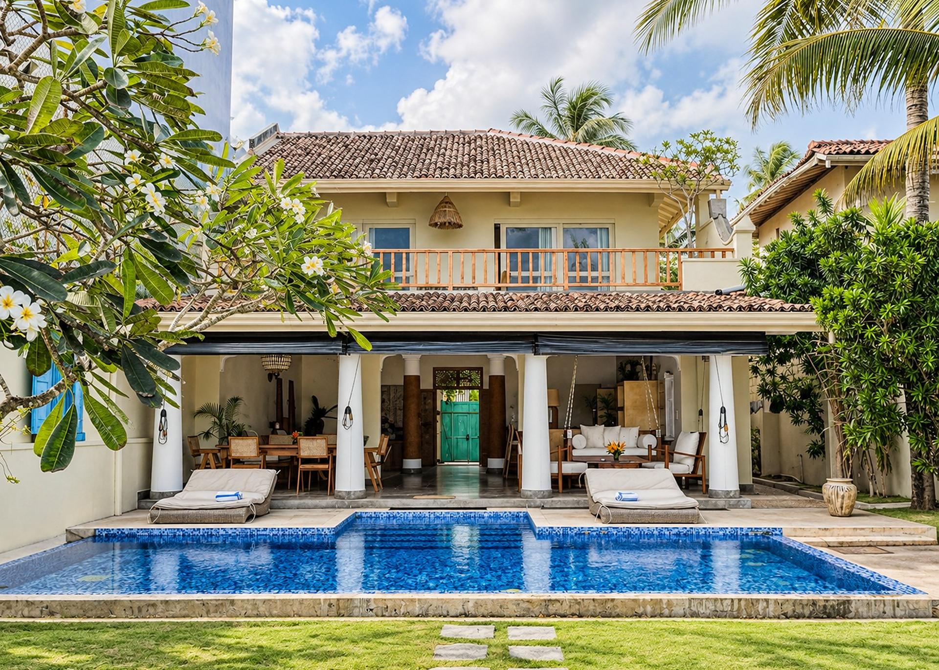 Villa Marisol exterior facade with pool view