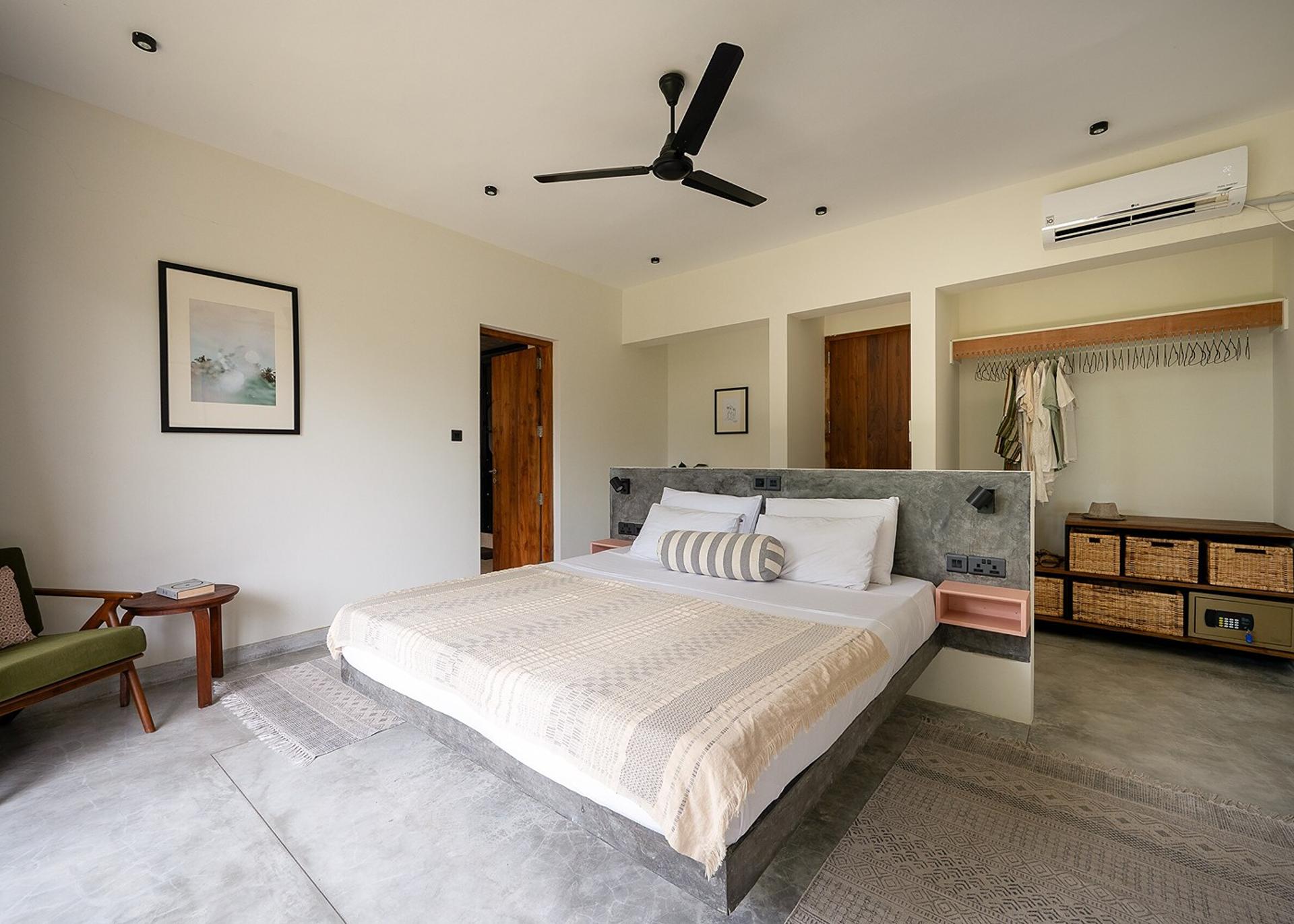 Talpe bedroom bed interior alternate view