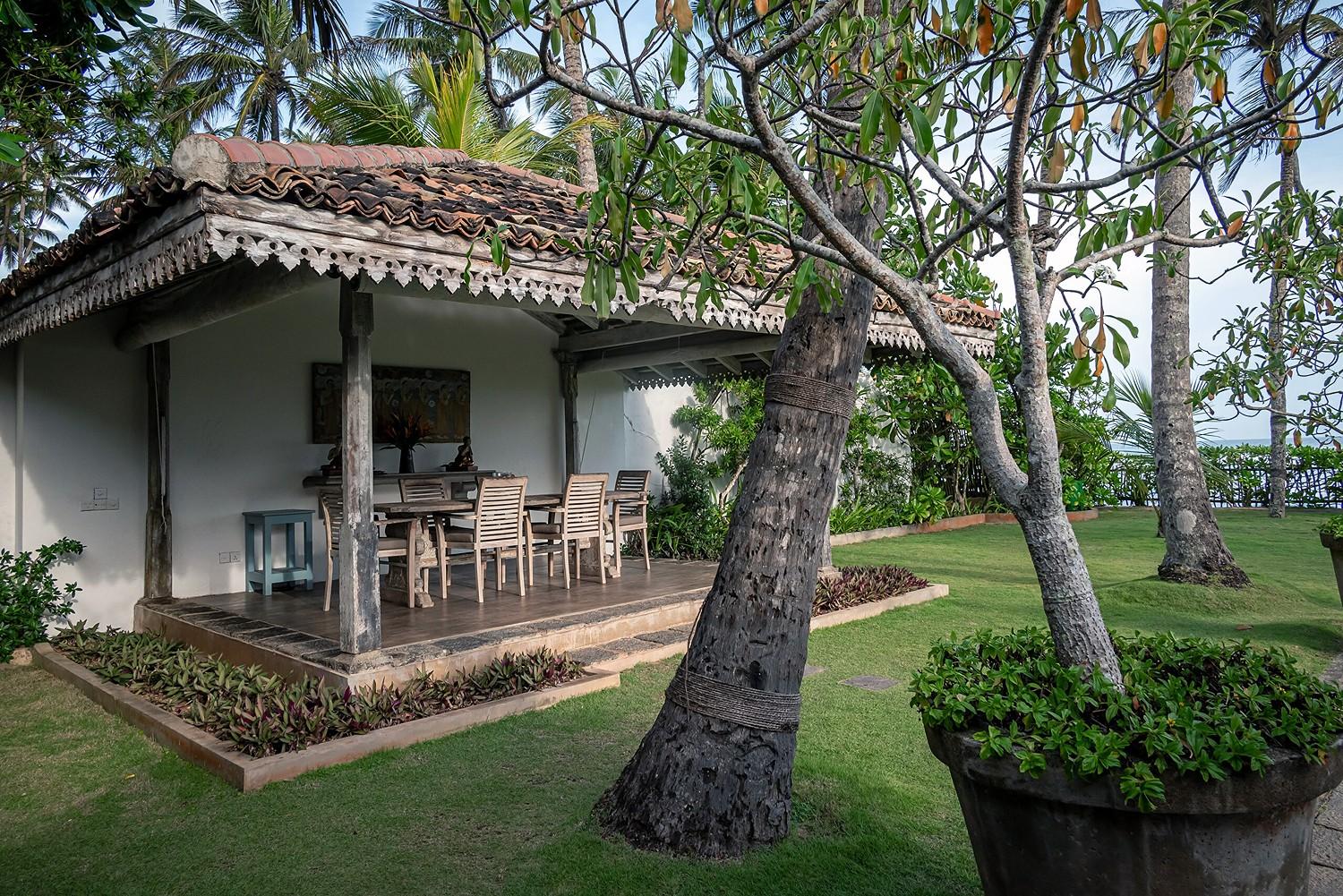 Tide House Habaraduwa exterior garden corner view